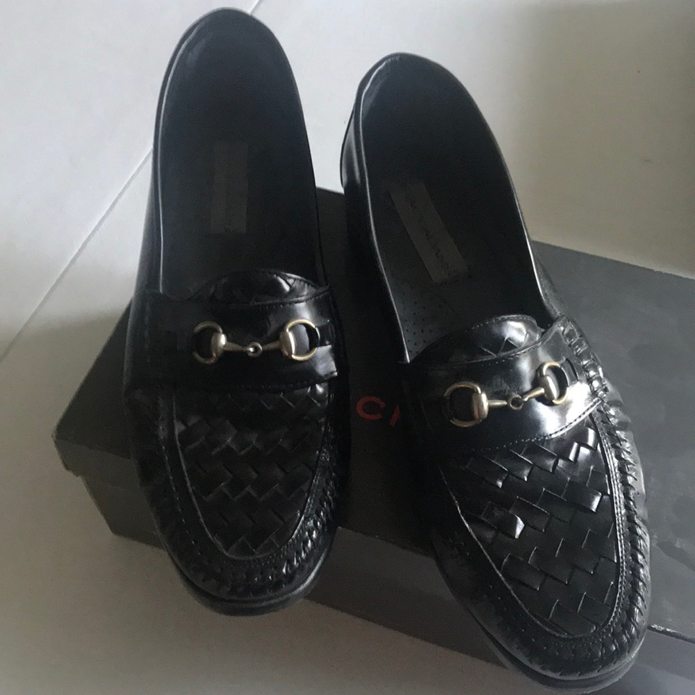 Black dress shoes